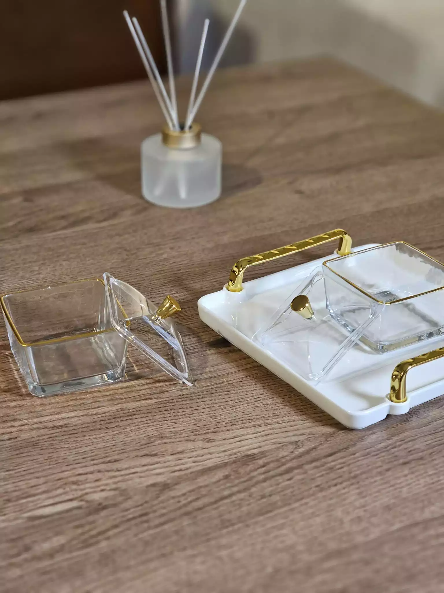 TREND HOME GOLD Plateau apéritif avec 4 bols carrés avec couvercle en verre et porcelaine – Image 3